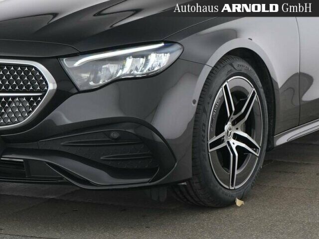 MERCEDES-BENZ E 220 T d AMG Line Night AHK Distr Kamera Totw. Ansicht 4 für Fahrzeugdetailseite
