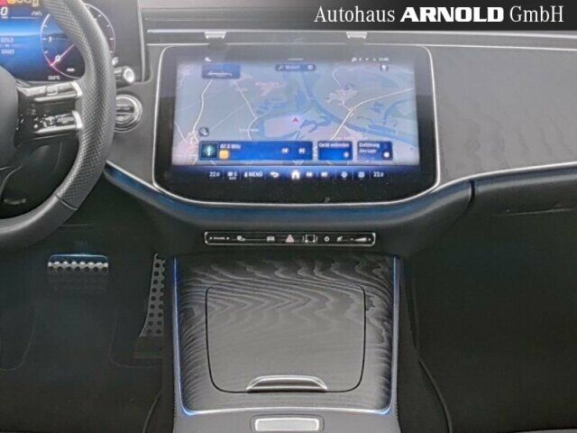 MERCEDES-BENZ E 220 T d AMG Line Night AHK Distr Kamera Totw. Ansicht 6 für Fahrzeugdetailseite