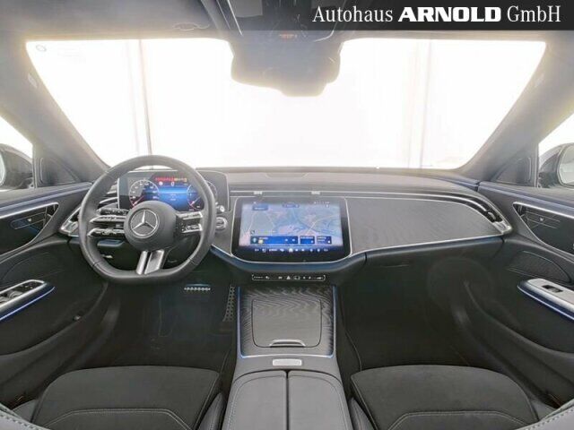 MERCEDES-BENZ E 220 T d AMG Line Night AHK Distr Kamera Totw. Ansicht 8 für Fahrzeugdetailseite