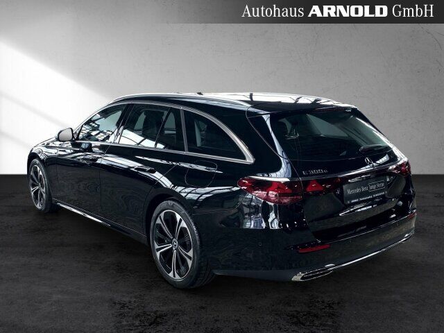 MERCEDES-BENZ E 300 T e Avantgarde Kamera Distronic Winter-P. Ansicht 4 für Fahrzeugdetailseite