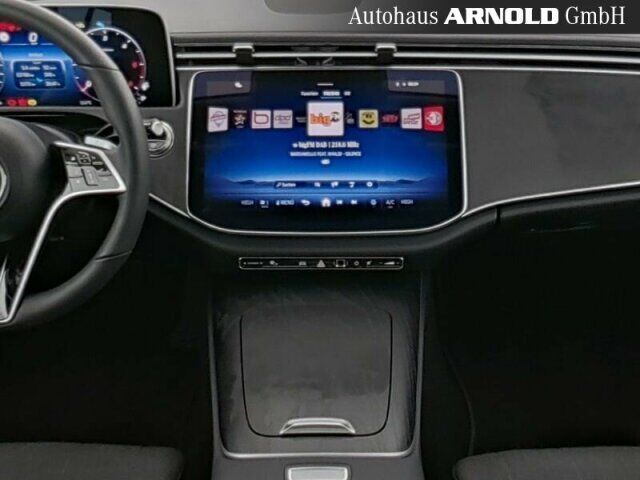 MERCEDES-BENZ E 220 T d 4M Avantgarde Pano AHK Distr. Kamera Ansicht 6 für Fahrzeugdetailseite