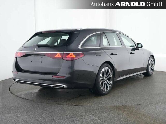 MERCEDES-BENZ E 220 T d Avantgarde Pano AHK Distr Kamera Totw. Ansicht 3 für Fahrzeugdetailseite