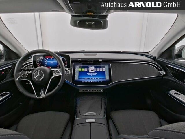 MERCEDES-BENZ E 220 T d Avantgarde Pano AHK Distr Kamera Totw. Ansicht 8 für Fahrzeugdetailseite
