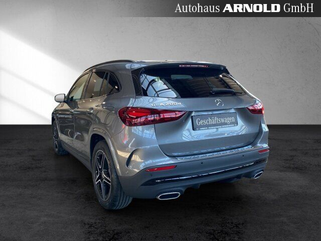 MERCEDES-BENZ GLA 200 d 4M AMG Line Night Distr AHK MULTIB 360 Ansicht 4 für Fahrzeugdetailseite