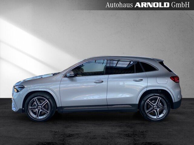 MERCEDES-BENZ GLA 200 AMG Line Kamera LED el-Klappe KEYLESSGO Ansicht 3 für Fahrzeugdetailseite