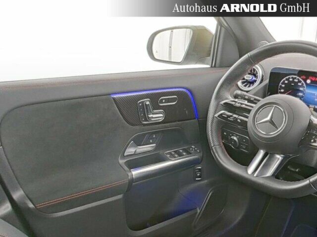 MERCEDES-BENZ GLA 200 AMG Line Night Fahrass-P. 360° el-Klappe Ansicht 9 für Fahrzeugdetailseite