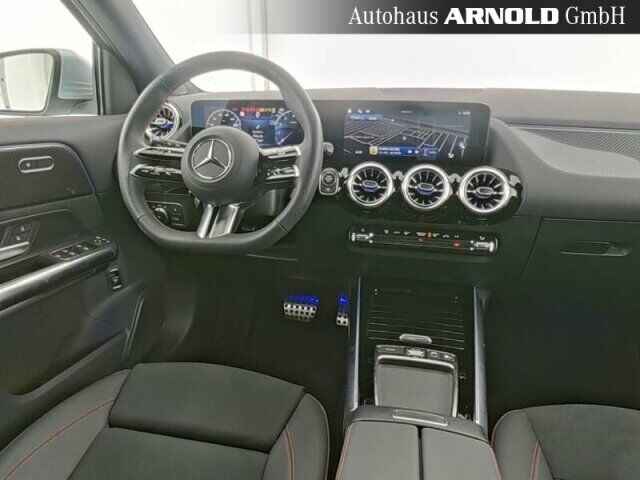MERCEDES-BENZ GLA 250 4M AMG Line Distronic Totwinkel Kamera Ansicht 6 für Fahrzeugdetailseite