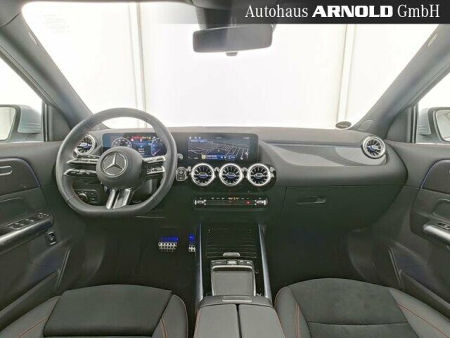 MERCEDES-BENZ GLA 250 4M AMG Line Distronic Totwinkel Kamera Ansicht 7 für Fahrzeugdetailseite