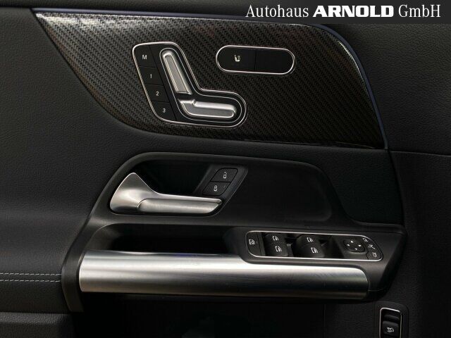 MERCEDES-BENZ GLA 45 AMG Mercedes-AMG GLA 45 S 4M+ Pano HUD 360 Perf-Sitz Ansicht 15 für Fahrzeugdetailseite