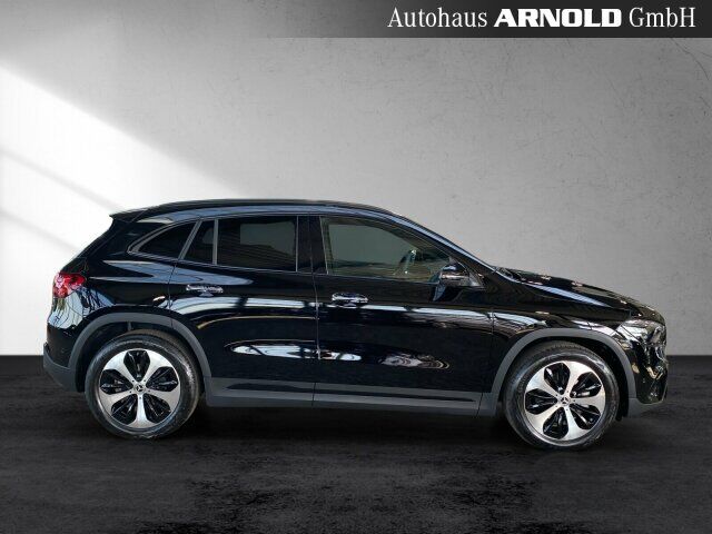 MERCEDES-BENZ GLA 200 Progressive AHK LED 360° Distr el-Klappe Ansicht 6 für Fahrzeugdetailseite