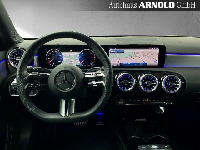 MERCEDES-BENZ A 220 d SpecialEdition AMG L. Kamera MULTIB Totw Ansicht 9 für Fahrzeugdetailseite