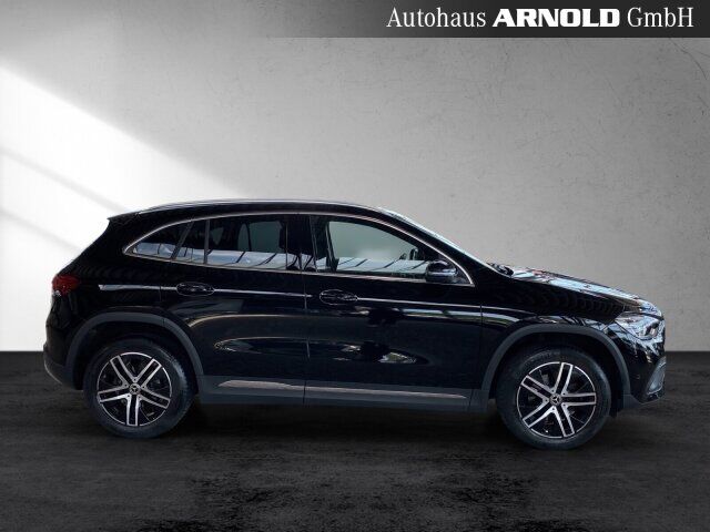 MERCEDES-BENZ GLA 200 d Progressive Kamera LED Sitzheizung AHK Ansicht 6 für Fahrzeugdetailseite