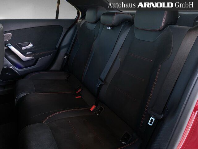 MERCEDES-BENZ A 250 4M Limousine AMG Line Night Pano Burmester Ansicht 10 für Fahrzeugdetailseite