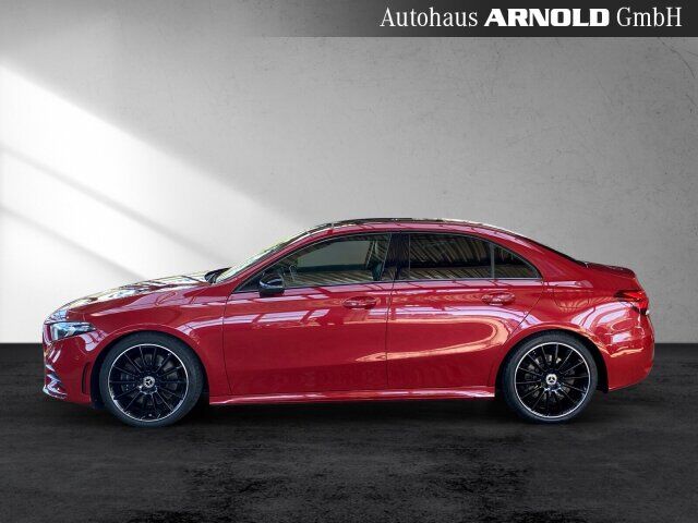 MERCEDES-BENZ A 250 4M Limousine AMG Line Night Pano Burmester Ansicht 3 für Fahrzeugdetailseite
