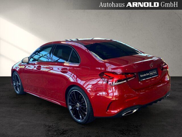 MERCEDES-BENZ A 250 4M Limousine AMG Line Night Pano Burmester Ansicht 4 für Fahrzeugdetailseite