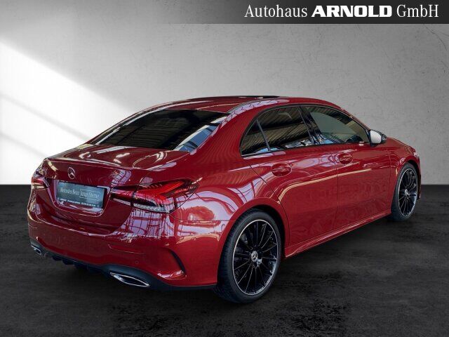 MERCEDES-BENZ A 250 4M Limousine AMG Line Night Pano Burmester Ansicht 5 für Fahrzeugdetailseite