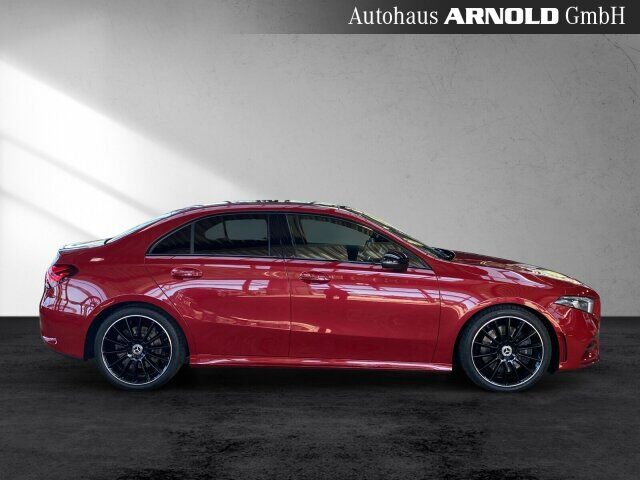 MERCEDES-BENZ A 250 4M Limousine AMG Line Night Pano Burmester Ansicht 6 für Fahrzeugdetailseite