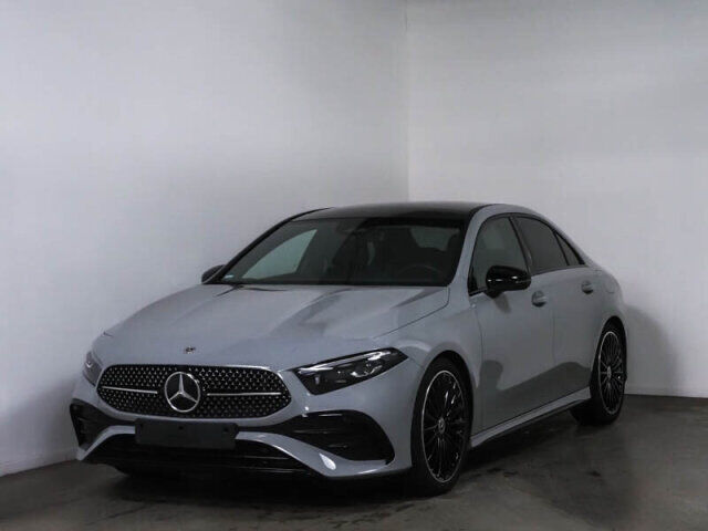 MERCEDES-BENZ A 250 4M Limousine Special AMG L. Pano Burmester Ansicht 2 für Fahrzeugdetailseite