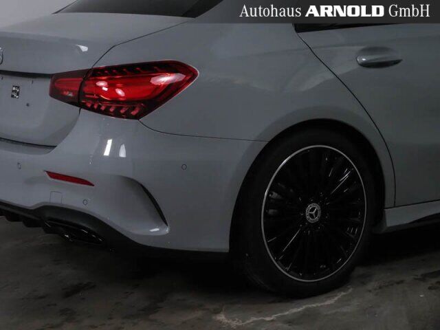 MERCEDES-BENZ A 250 4M Limousine Special AMG L. Pano Burmester Ansicht 5 für Fahrzeugdetailseite