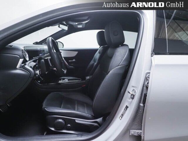 MERCEDES-BENZ A 250 4M Limousine Special AMG L. Pano Burmester Ansicht 6 für Fahrzeugdetailseite