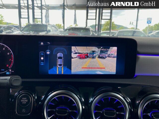 MERCEDES-BENZ A 200 Limousine AMG Line Night MULTIBEAM Kamera Ansicht 13 für Fahrzeugdetailseite