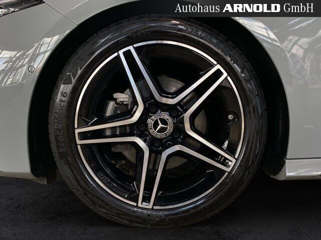 MERCEDES-BENZ A 200 Limousine AMG Line Night MULTIBEAM Kamera Ansicht 15 für Fahrzeugdetailseite