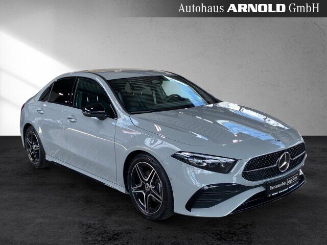 MERCEDES-BENZ A 200 Limousine AMG Line Night MULTIBEAM Kamera Ansicht 7 für Fahrzeugdetailseite