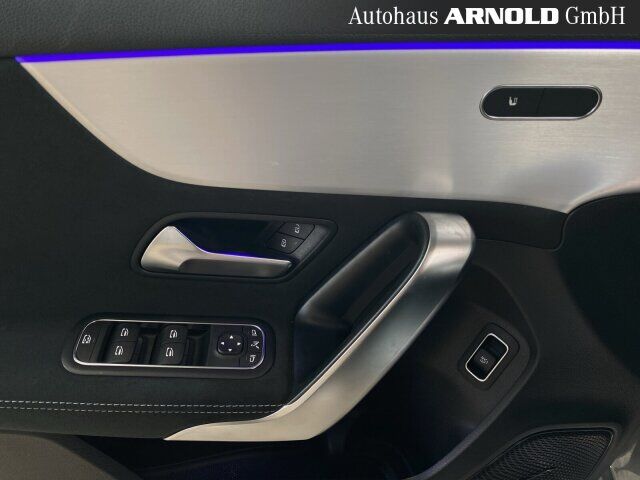 MERCEDES-BENZ A 200 Limousine AMG Line Night Kamera MULTIBEAM Ansicht 14 für Fahrzeugdetailseite