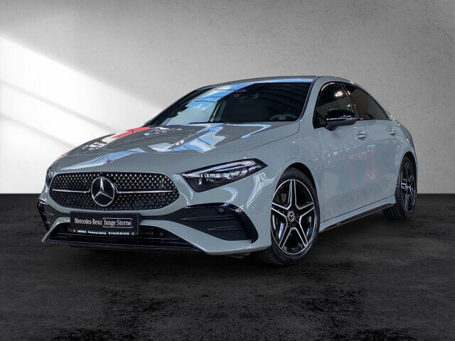 MERCEDES-BENZ A 200 Limousine AMG Line Night Kamera MULTIBEAM Ansicht 2 für Fahrzeugdetailseite