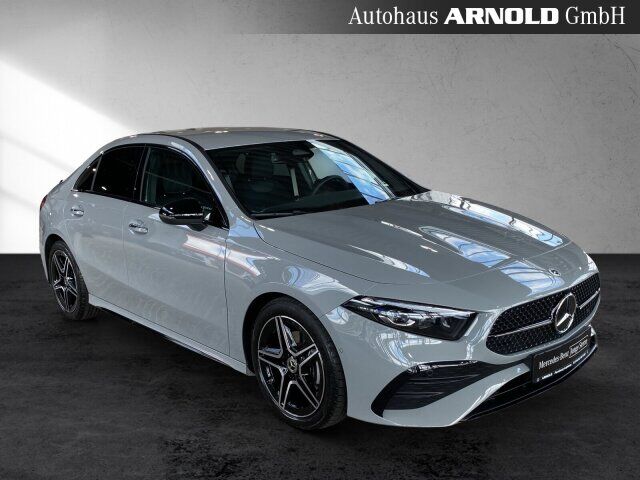 MERCEDES-BENZ A 200 Limousine AMG Line Night Kamera MULTIBEAM Ansicht 7 für Fahrzeugdetailseite