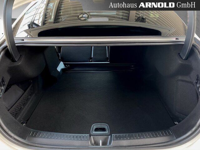 MERCEDES-BENZ E 200 AMG Line Night Kamera Distronic Totwinkel Ansicht 11 für Fahrzeugdetailseite