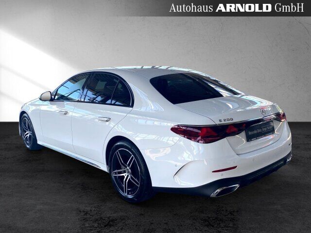 MERCEDES-BENZ E 200 AMG Line Night Kamera Distronic Totwinkel Ansicht 4 für Fahrzeugdetailseite