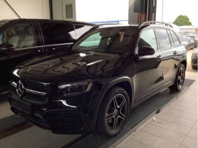 MERCEDES-BENZ GLB 200 AMG Line Night LED Kamera el-Klappe Totw Ansicht 2 für Fahrzeugdetailseite