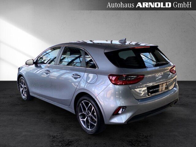 KIA Ceed 1.5 T-GDI DCT7 Spirit Kamera Navi Totwinkel Ansicht 4 für Fahrzeugdetailseite