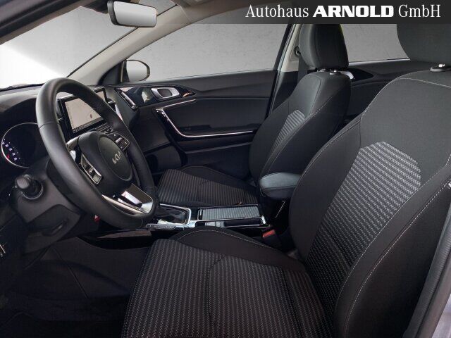 KIA Ceed 1.5 T-GDI DCT7 Spirit Kamera Navi Totwinkel Ansicht 8 für Fahrzeugdetailseite