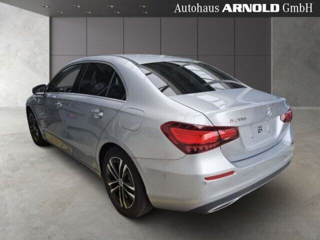 MERCEDES-BENZ A 200 Limousine Progressive Multibeam Burmester Ansicht 3 für Fahrzeugdetailseite