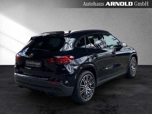 MERCEDES-BENZ GLA 200 AMG Line Night Distr 360° Pano Burmester Ansicht 5 für Fahrzeugdetailseite