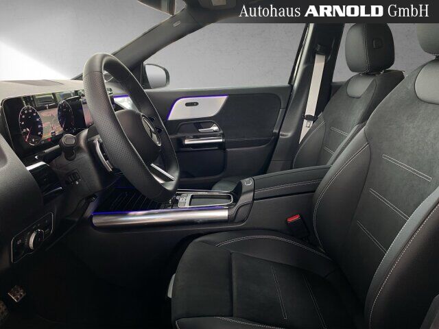MERCEDES-BENZ GLA 200 AMG Line Night Distr 360° Pano Burmester Ansicht 8 für Fahrzeugdetailseite