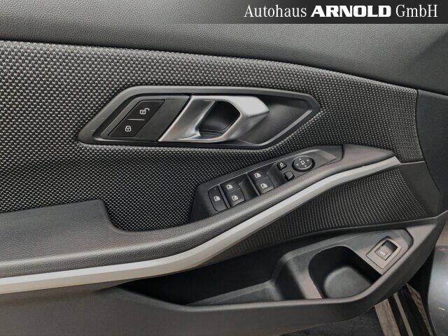 BMW 318 BMW  d Touring Mild Hybrid Advantage LED AHK Ansicht 13 für Fahrzeugdetailseite