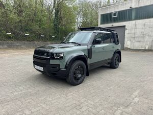 LAND ROVER Defender 110 Trophy Edition Keswick Green...