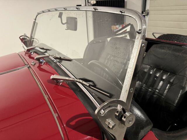 MORGAN Plus 8 Früher Achter mit zauberhafter Patina...