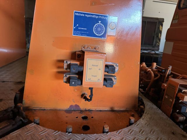 MERCEDES-BENZ LP 709 Arbeits- Hebebühne Grünes Kennzeichen...