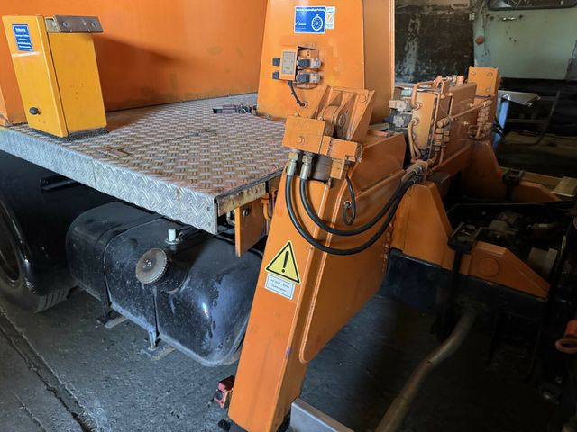 MERCEDES-BENZ LP 709 Arbeits- Hebebühne Grünes Kennzeichen...