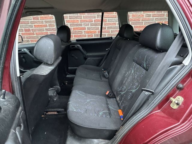 VW Golf Variant CL Pink Floyd...