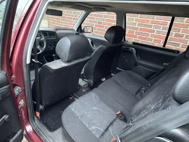 VW Golf Variant CL Pink Floyd...