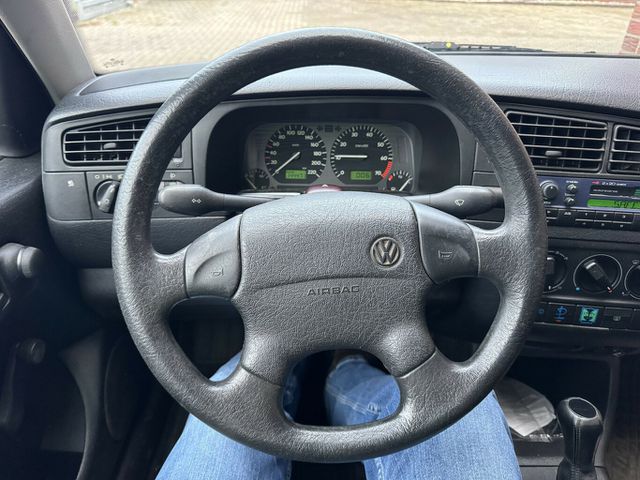 VW Golf Variant CL Pink Floyd...