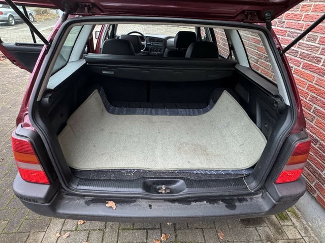 VW Golf Variant CL Pink Floyd...