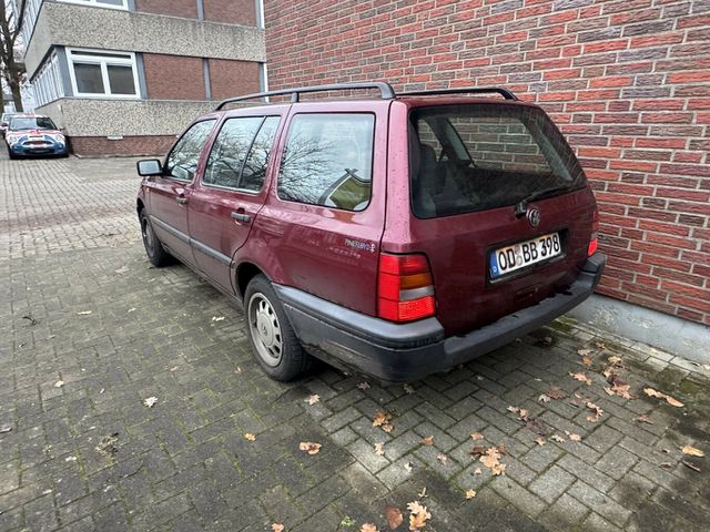 VW Golf Variant CL Pink Floyd...