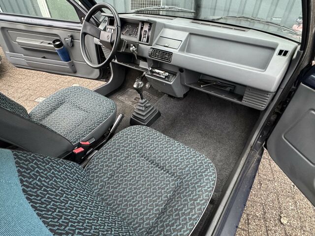 RENAULT R5 Campus B/C40...