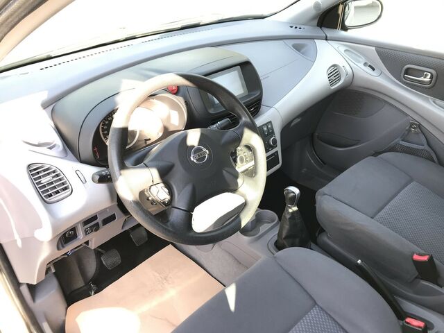 NISSAN Almera Tino Luxury...